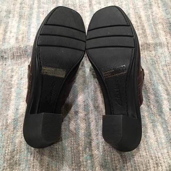 👠CLARKS WOMENS BROWN CLOGS SIZE 8 M - Picture 2 of 3